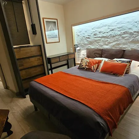 De Bonneville Oda ve Kahvaltı